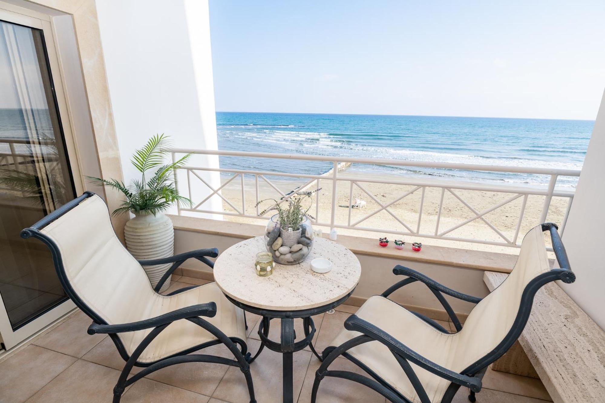 Quattro Beachfront Sea View Ap 4 Lárnaca Exterior foto